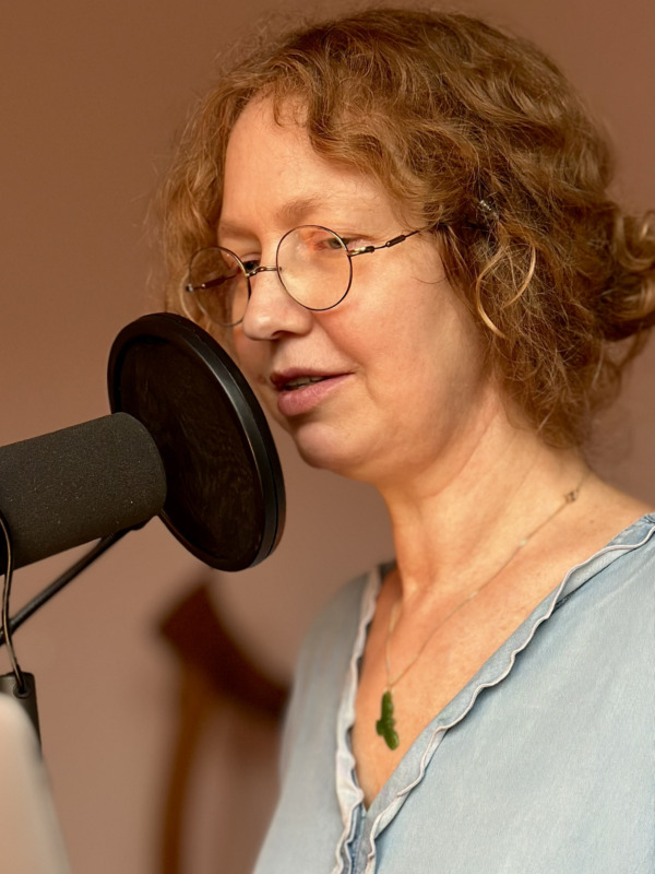 Carolin Henkler spricht